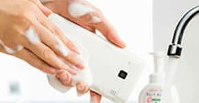 Japoneses desenvolvem primeiro celular lavável