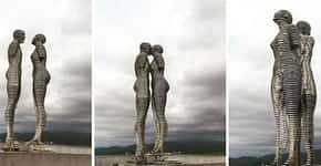 Estátuas gigantes narram história de amor proibido
