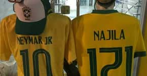 Camelô vende camisa da seleção com nome de Najila e número 171