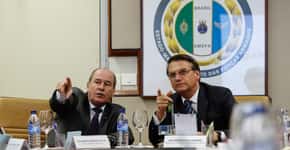 Dimenstein: Bolsonaro dá hoje um sinal de grave distúrbio mental
