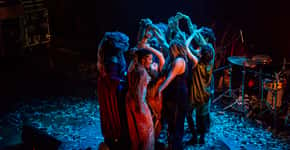 Grupo pernambucano faz show ‘A Dita Curva’ no Teatro Rival