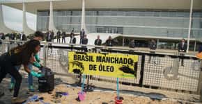 Ativistas do Greenpeace são presos em protesto no Palácio do Planalto