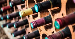 Compre vinhos premium com até 70% de desconto 🍷