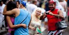 Doença do Beijo: risco de infecção aumenta no Carnaval
