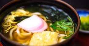 Aprenda a preparar dashi, o famoso caldo japonês de algas