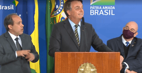 Bolsonaro chama repórter de bundão e ignora 115 mil vítimas da covid-19