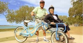 Homem adapta bicicleta para passear com esposa portadora de Alzheimer