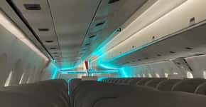 Companhia aérea suíça usa robô com luz ultravioleta para desinfetar aviões