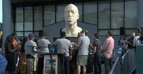 Estátua de George Floyd é vandalizada por neonazistas em NY