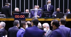Em derrota para Bolsonaro, Câmara rejeita PEC do voto impresso