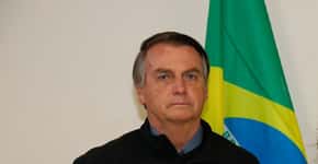 Bolsonaro interrompe férias e é internado às pressas em hospital de SP
