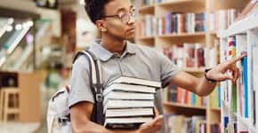 Volta às aulas universitárias: economize até 60% nos livros da facul