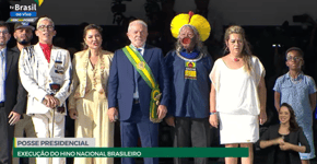Quem são os 8 representantes da sociedade que subiram a rampa com Lula?