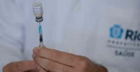 Brasil começa a aplicar vacina bivalente da covid; veja quem pode tomar
