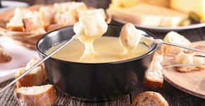 A receita de fondue de queijo que vai derreter seu coração