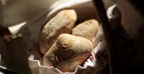 Este pão no liquidificador é delicioso e fácil de fazer