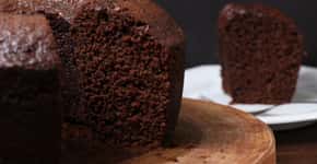 Experimente fazer este delicioso bolo de chocolate fit