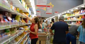 Cesta básica: Governo dá EXCELENTE notícia sobre o preço de alimentos