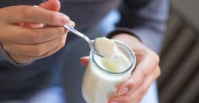 Aprenda como fazer iogurte caseiro para o seu café da manhã