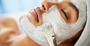 Com fermento em pó, máscara facial remove manchas da pele