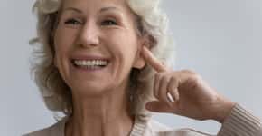 Aparelho auditivo pode reduzir risco de demência, indica estudo