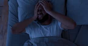 Demência: Estudo alerta para sinal que aparece durante o sono