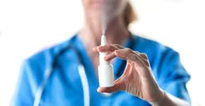 Novo spray nasal combate sinal de Alzheimer, conforme cientistas