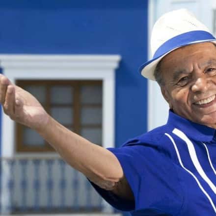 Aos 87 anos, Monarco celebra a vida e se prepara para live