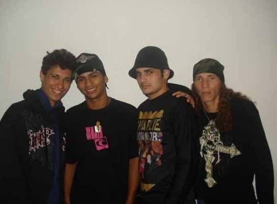 Integrantes da Banda Jovens Delta tentam implacar carreira em SP