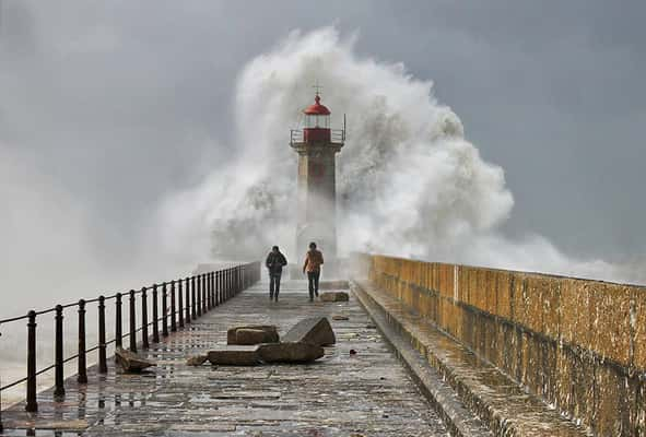 Nazaré (Portugal) - Foto: Veselin Malinov/500px.com