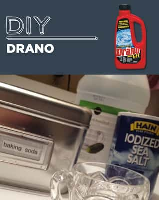 Desentupidor “Drano” caseiro - Misture 1 xícara de bicarbonato de sódio, 1 xícara de sal e 1/4 de xícara de creme tártaro. Meça cerca de 1/4 de xícara desta mistura e despeje em seu ralo entupido. Despeje 2 xícaras de água fervendo no ralo e deixe por cerca de uma hora. Então, abra a torneira e deixe a água fria passar.