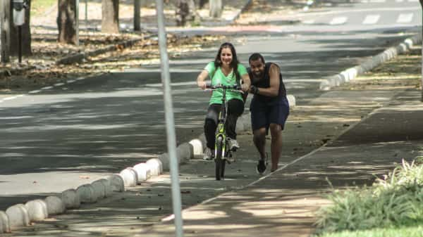 Ciclista novata, Márcia se prepara para comprar sua primeira magrela