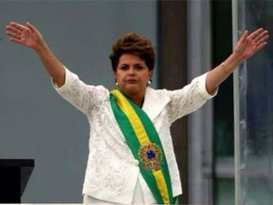 A presidente Dilma Rousseff, que com apenas um aceno público virou o meme de sucesso 