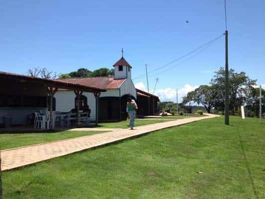 Comunidade do Tumbira hoje conta com energia solar, igreja, escola, posto de saúde, laboratório digital, laboratório de pesquisa e inovação, entre outros serviços.  (Gabriela Rassy)