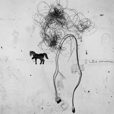 por Roger Ballen