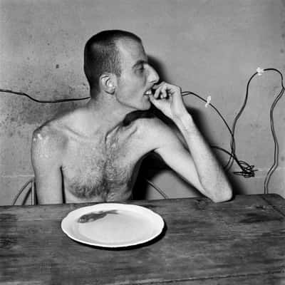 por Roger Ballen