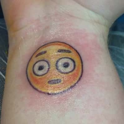 As tatuagens de emojis são algumas das novas tendências que inspiram desenhos 