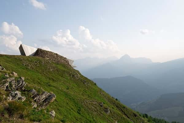 O 'Messner Mountain Museum Corones' está localizado em uma montanha (Foto: Reprodução)