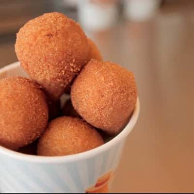 Só Coxinhas comemora um ano de aniversário no Galpão Gastronômico. Foto: Reprodução/Facebook