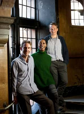 Paul Thornley (Rony Weasley), Noma Dumezweni (Hermione Granger) e Jamie Parker (Harry Potter), da esquerda para a direita 