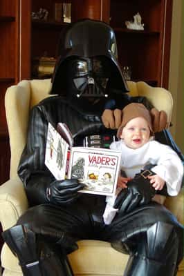 Pais vestem seus filhos de 'Star Wars'