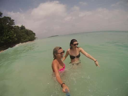 Com Livia Ulian, em Bocas del Toro, Panamá