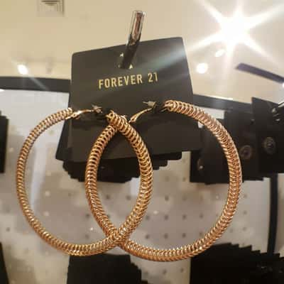 Argola dourada: R$ 29,90