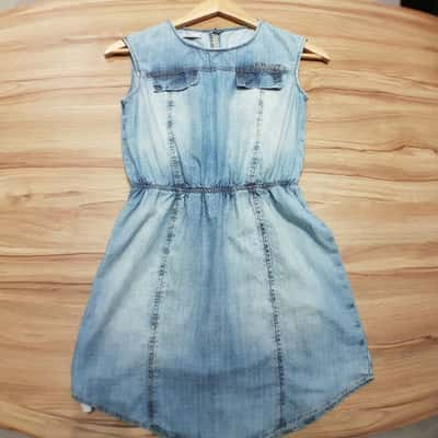 Vestido jeans Colcci Fun de R$ 279 por R$ 129 + 10% OFF