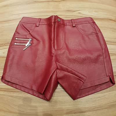 Shorts de couro ecológico Forum de R$ 269 por R$ 189 + 10% OFF