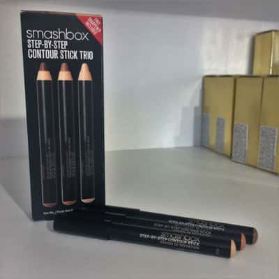 Step by Step Contour Stick Trio Smashbox: de R$ 229 por R$ 159