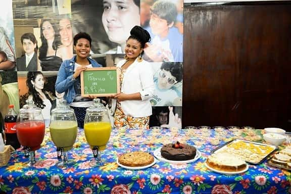 Ana Lima e Evelin Novaes são empreendedoras e  tocam a Fábrica da Preta oferecendo deliciosos sanduíches naturais, sucos criativos e doces integrais