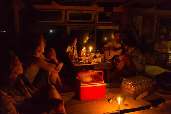 uma das noites no bar