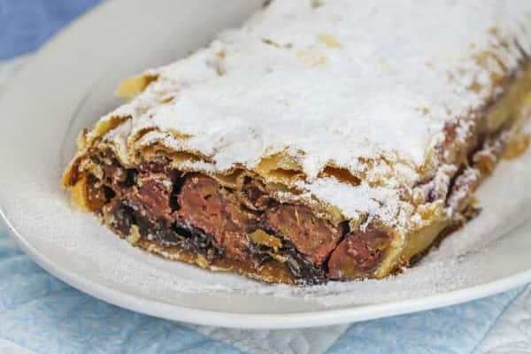 O strudel é um doce folhado típico da Hungria