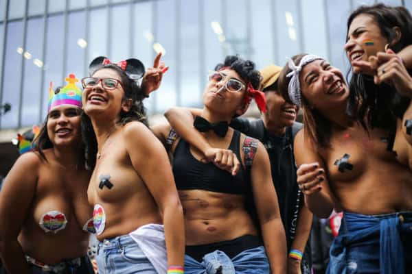 Parada LGBT na avenida Paulista 